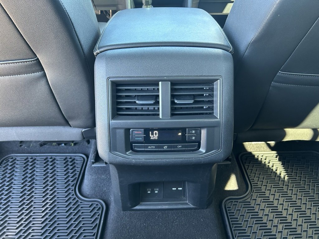 Used 2021 Volkswagen Atlas SEL R-Line w/ MDO Package (Bench Seat) image 16