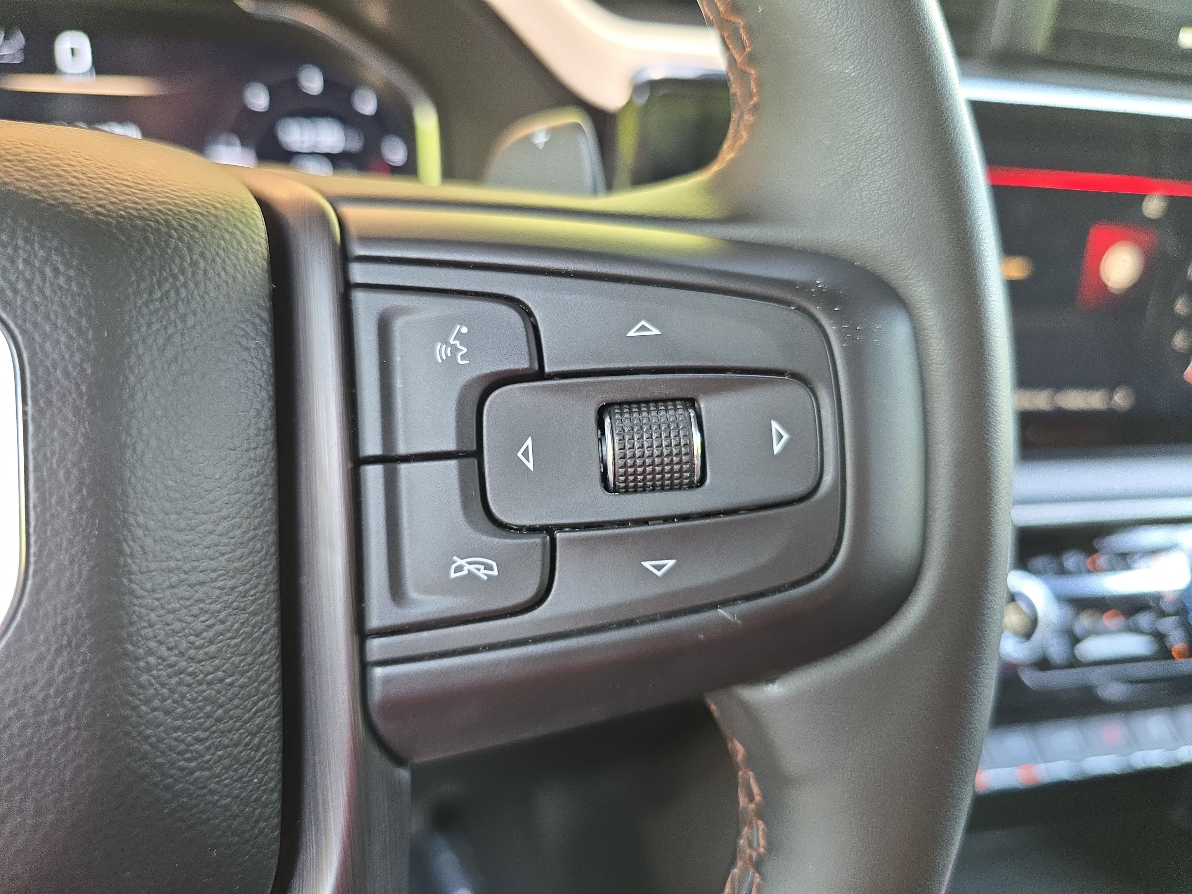 Used 2024 GMC Sierra 1500 AT4 w/ Technology Package AWD/4WD image 17
