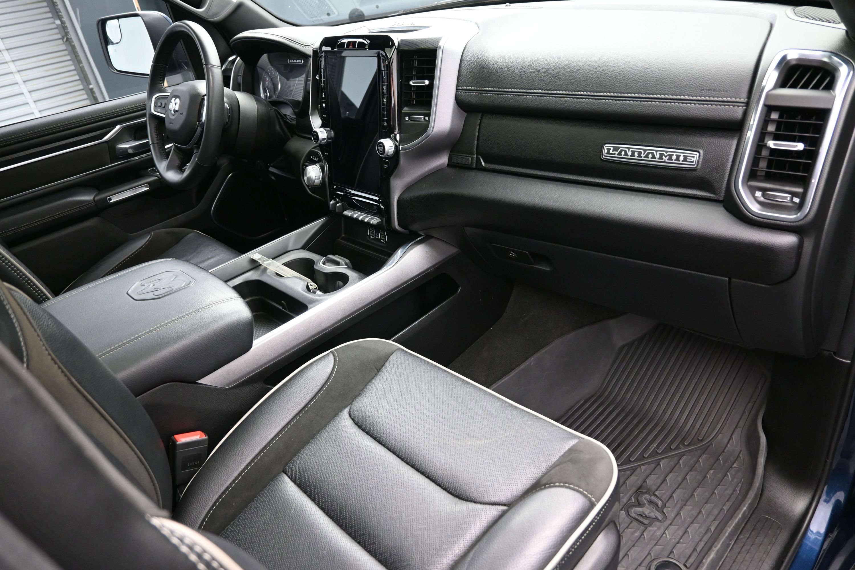 Used 2024 RAM 1500 Laramie AWD/4WD image 39