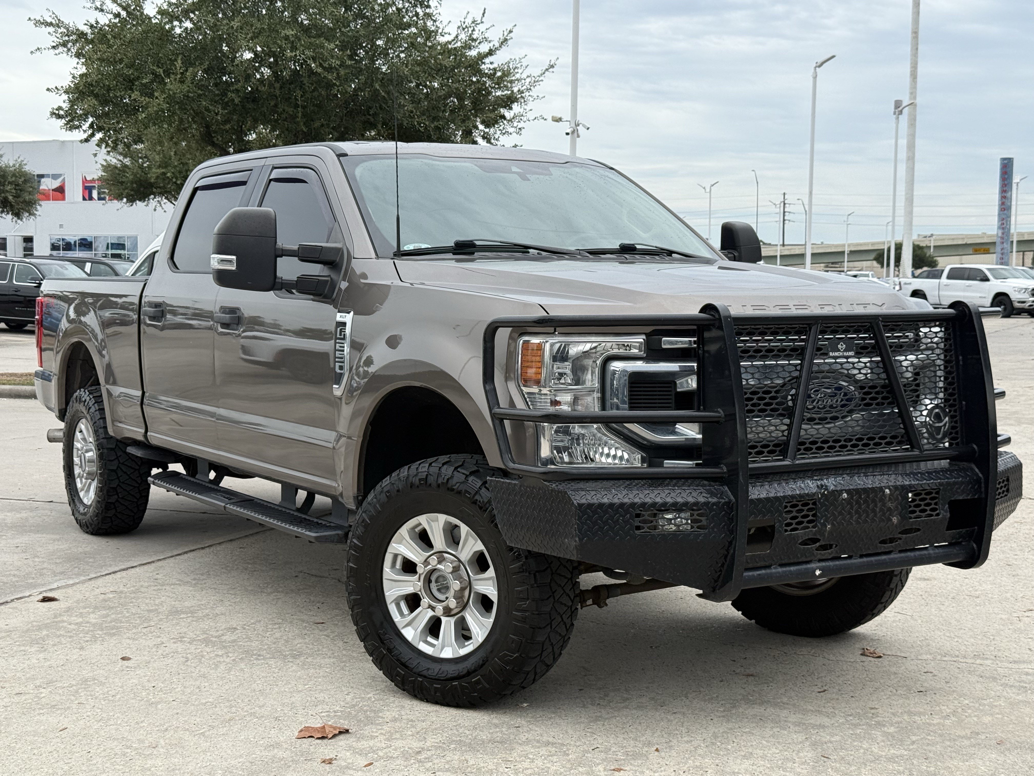 Used 2021 Ford F250 XLT w/ XLT Value Package AWD/4WD image 3