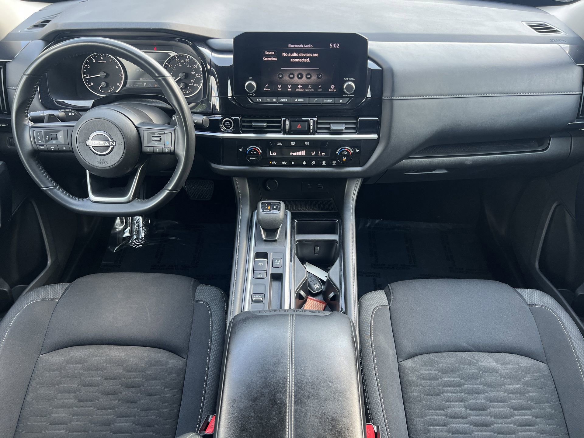 Used 2024 Nissan Pathfinder SV FWD image 2