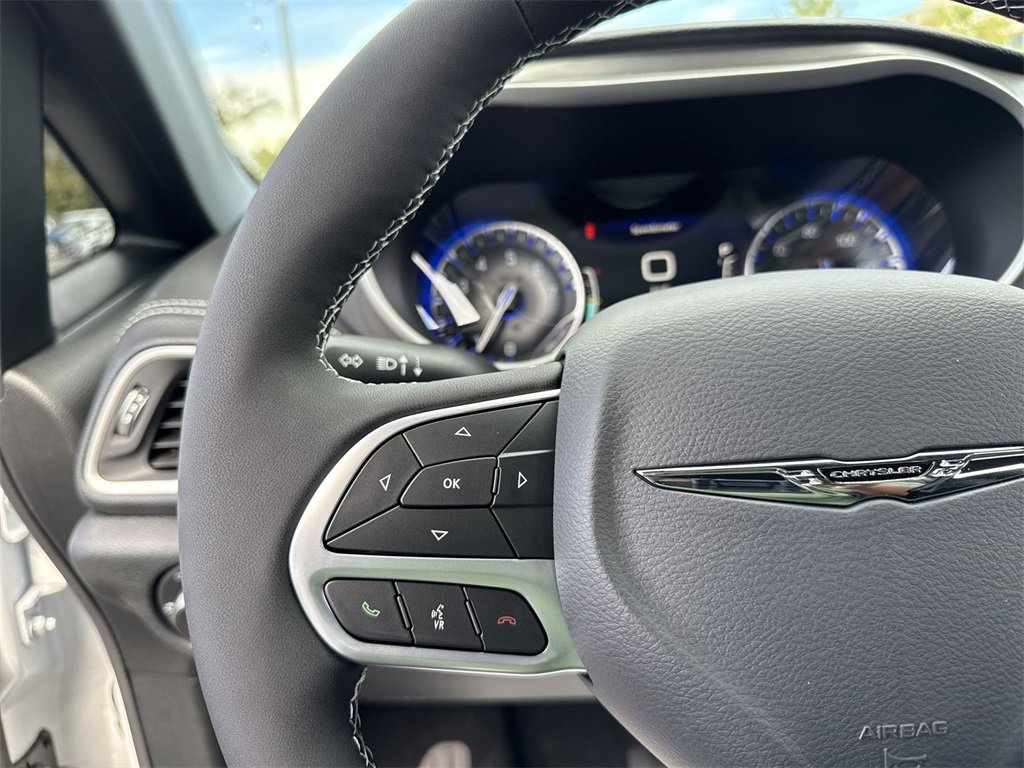 New 2026 Chrysler Pacifica Select image 14