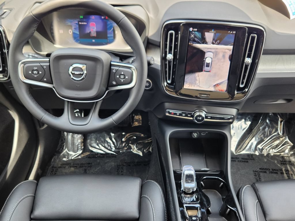 New 2026 Volvo XC40 B5 Plus w/ Climate Package AWD/4WD image 3