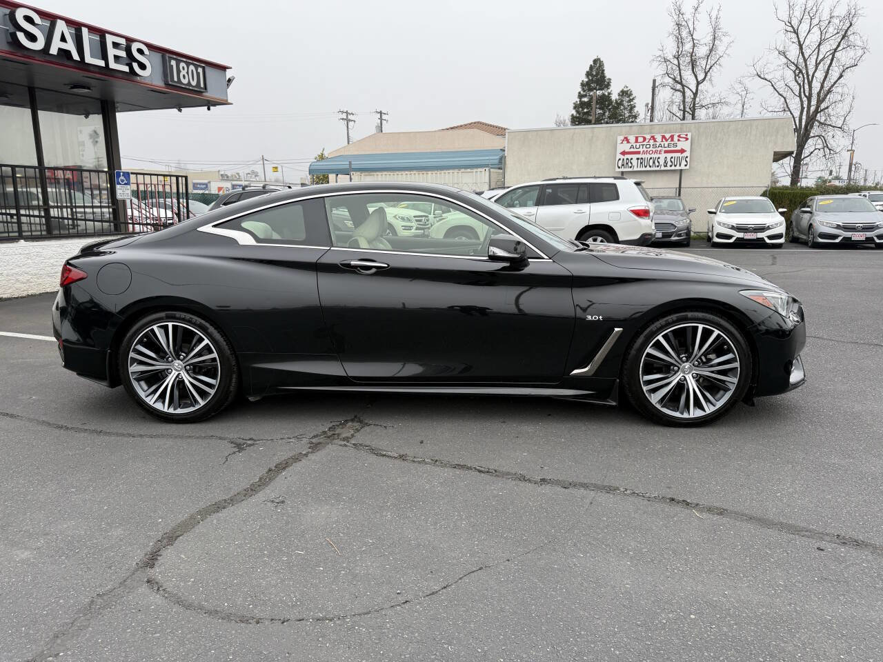 Used 2017 INFINITI Q60 3.0t RWD image 2