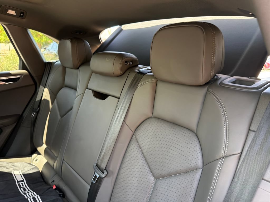 Used 2020 Porsche Macan S AWD/4WD image 36