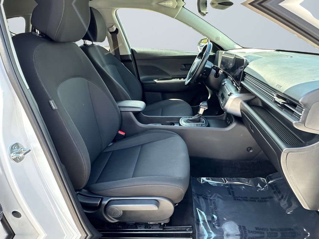 Used 2025 Hyundai Kona SEL FWD image 15