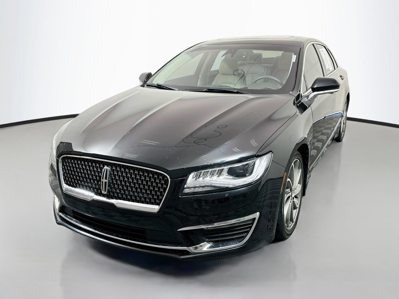 Used 2019 Lincoln MKZ Reserve w/ Reserve Plus Package FWD image 3