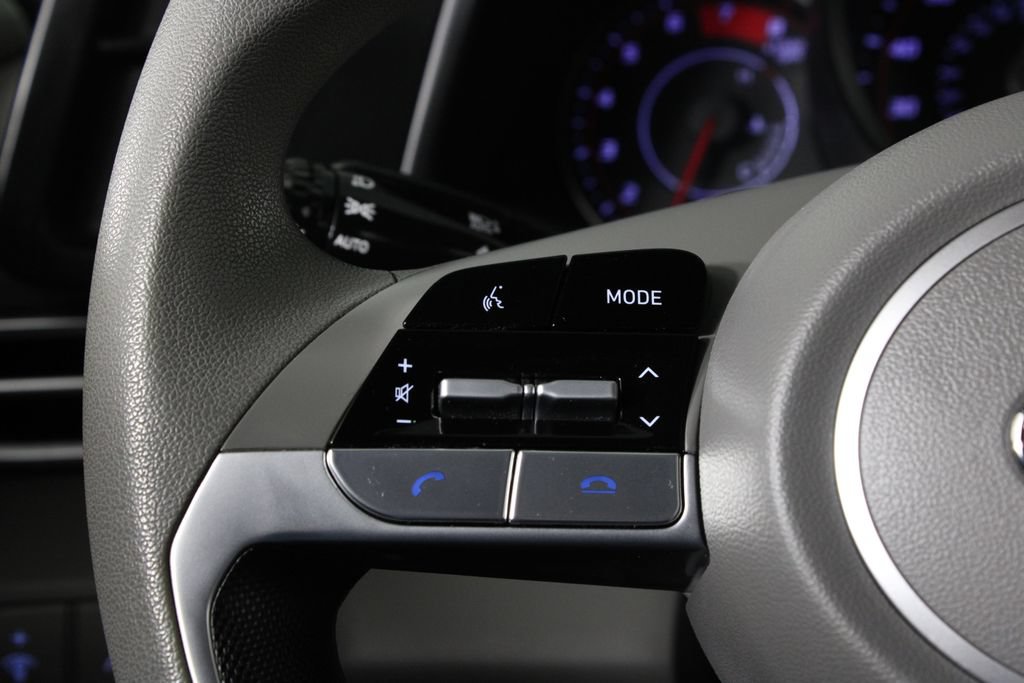 Certified 2022 Hyundai Elantra SEL FWD image 26