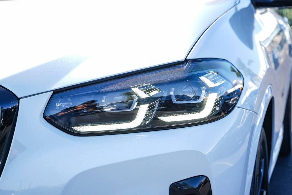Used 2024 BMW X4 M40i w/ Shadowloine Package AWD/4WD image 12
