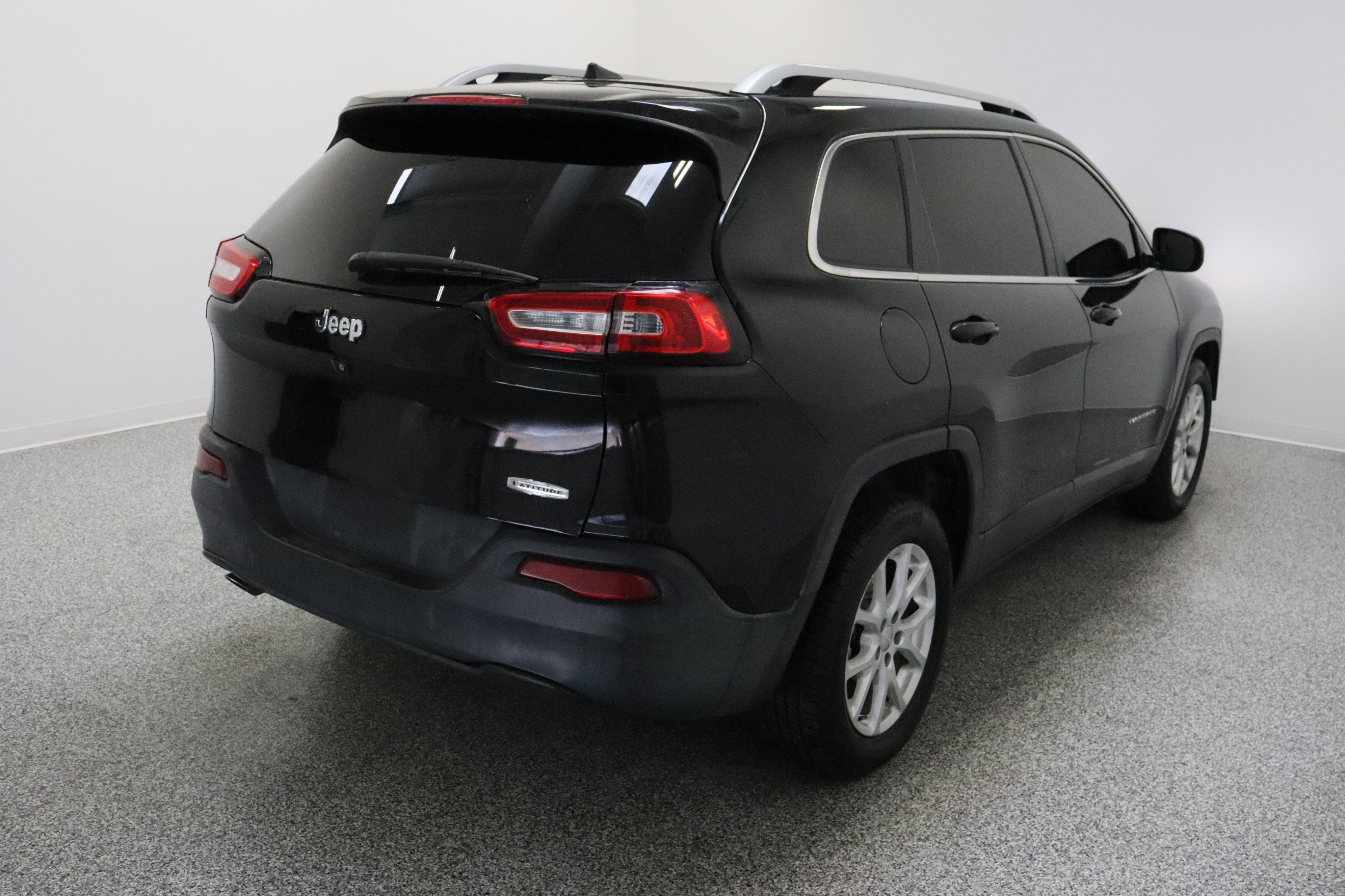 Used 2018 Jeep Cherokee Latitude Plus image 7