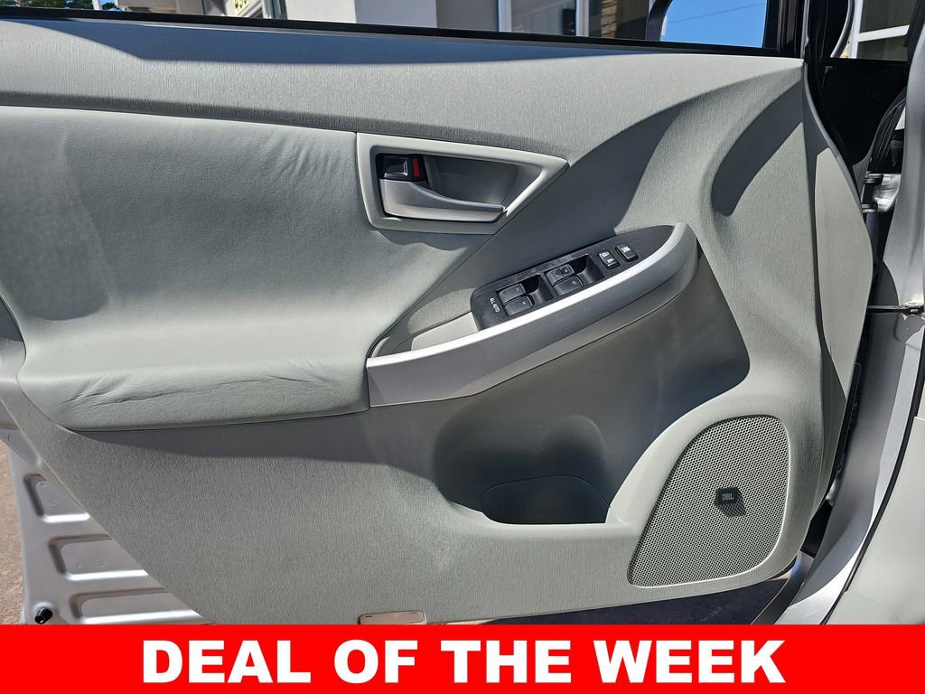 Used 2015 Toyota Prius Five image 26