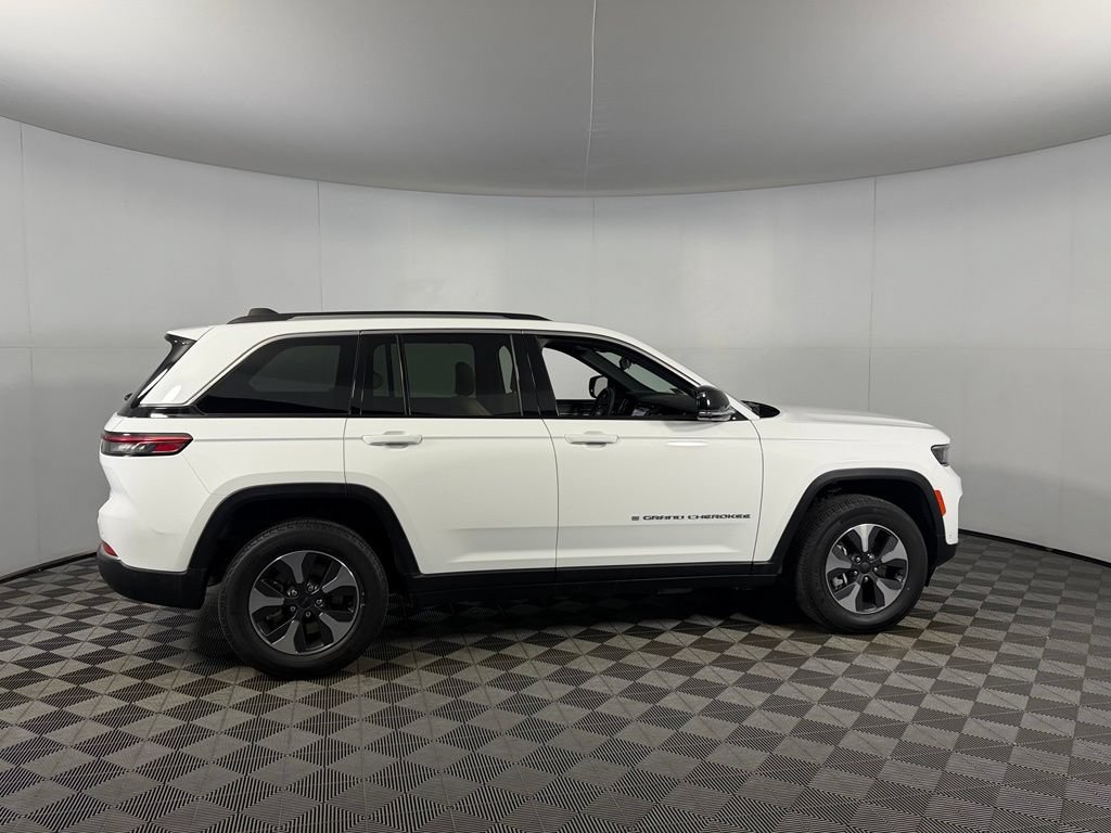 Used 2022 Jeep Grand Cherokee Limited 4xe w/ Luxury Tech Group II AWD/4WD image 7