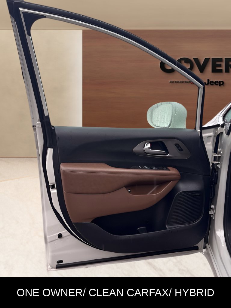Used 2020 Chrysler Pacifica Limited w/ Advanced Safetytec Group FWD image 10