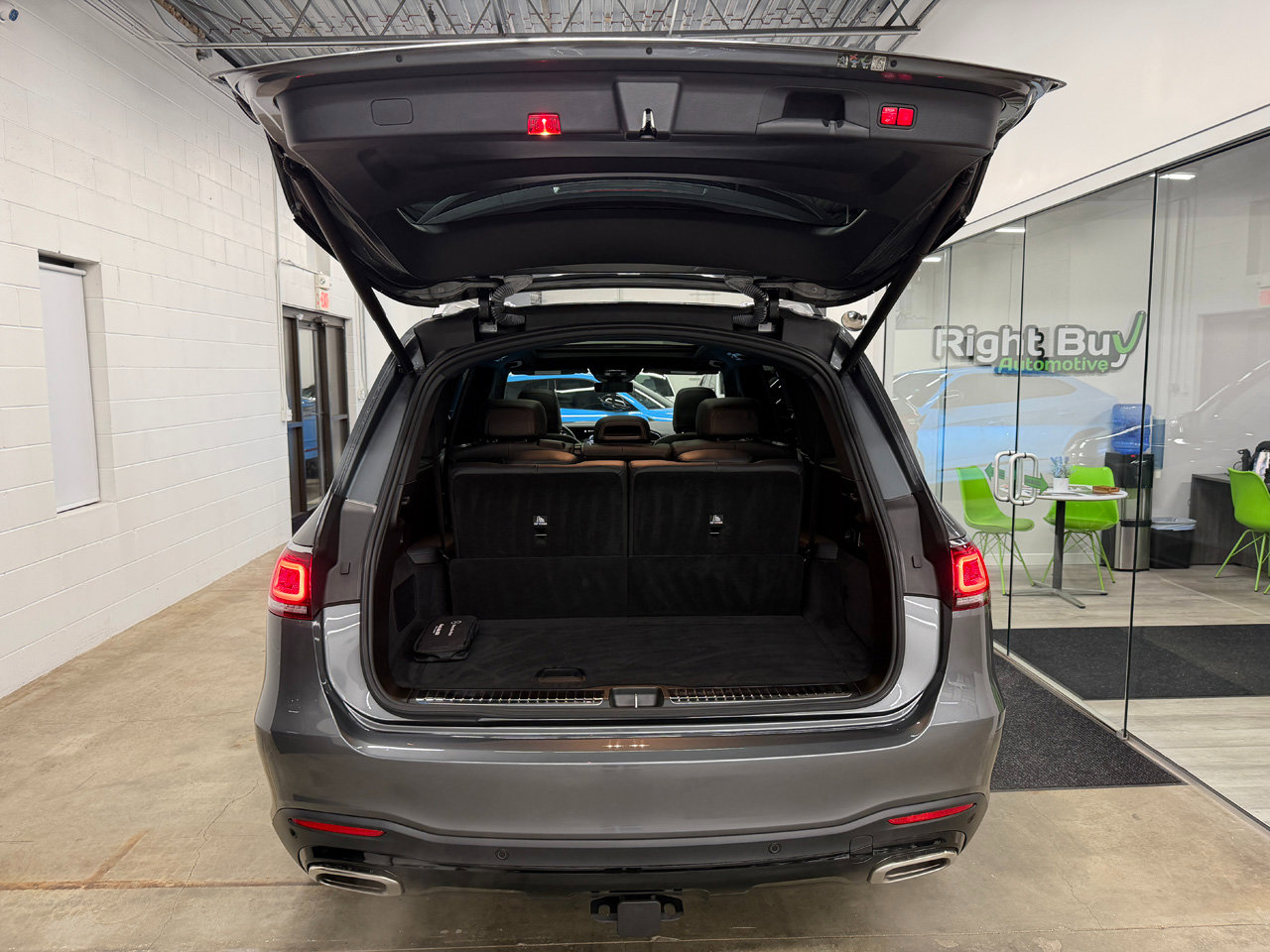 Used 2022 Mercedes-Benz GLS 580 4MATIC image 21