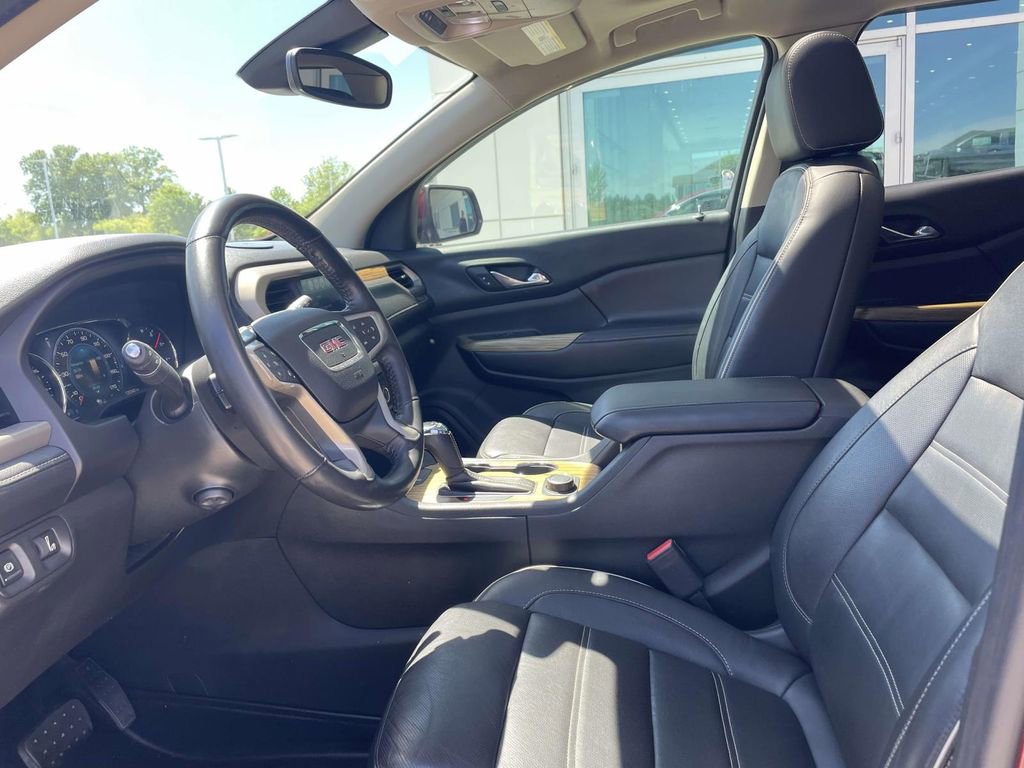 Used 2017 GMC Acadia Denali w/ Technology Package FWD image 15