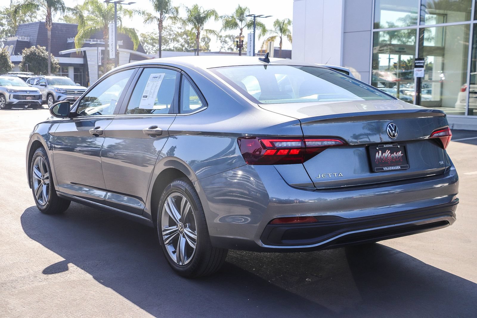 Used 2024 Volkswagen Jetta SE FWD image 8
