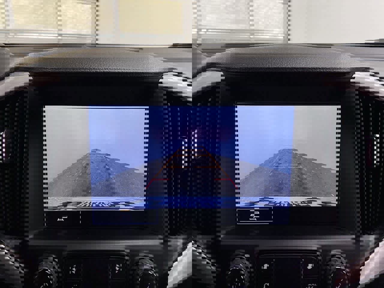 Used 2023 GMC Terrain SLT image 26