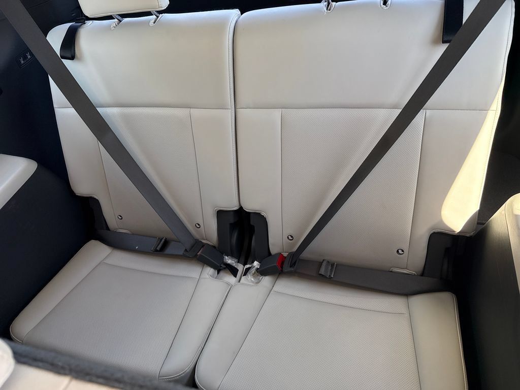 Used 2025 Hyundai Santa Fe SEL AWD/4WD image 36