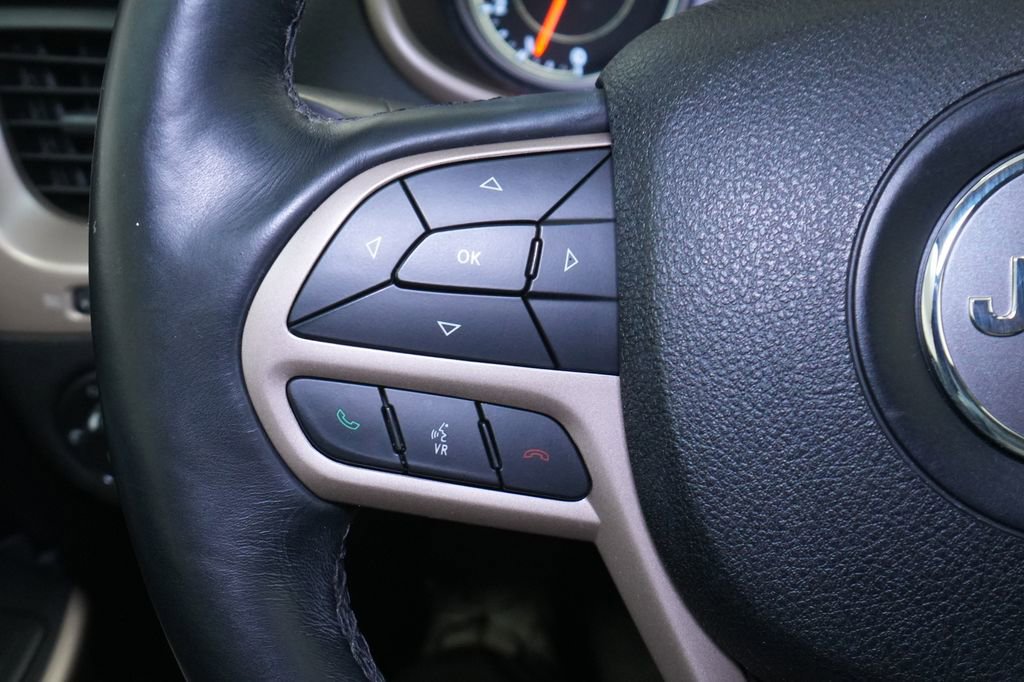 Used 2018 Jeep Cherokee Limited image 34