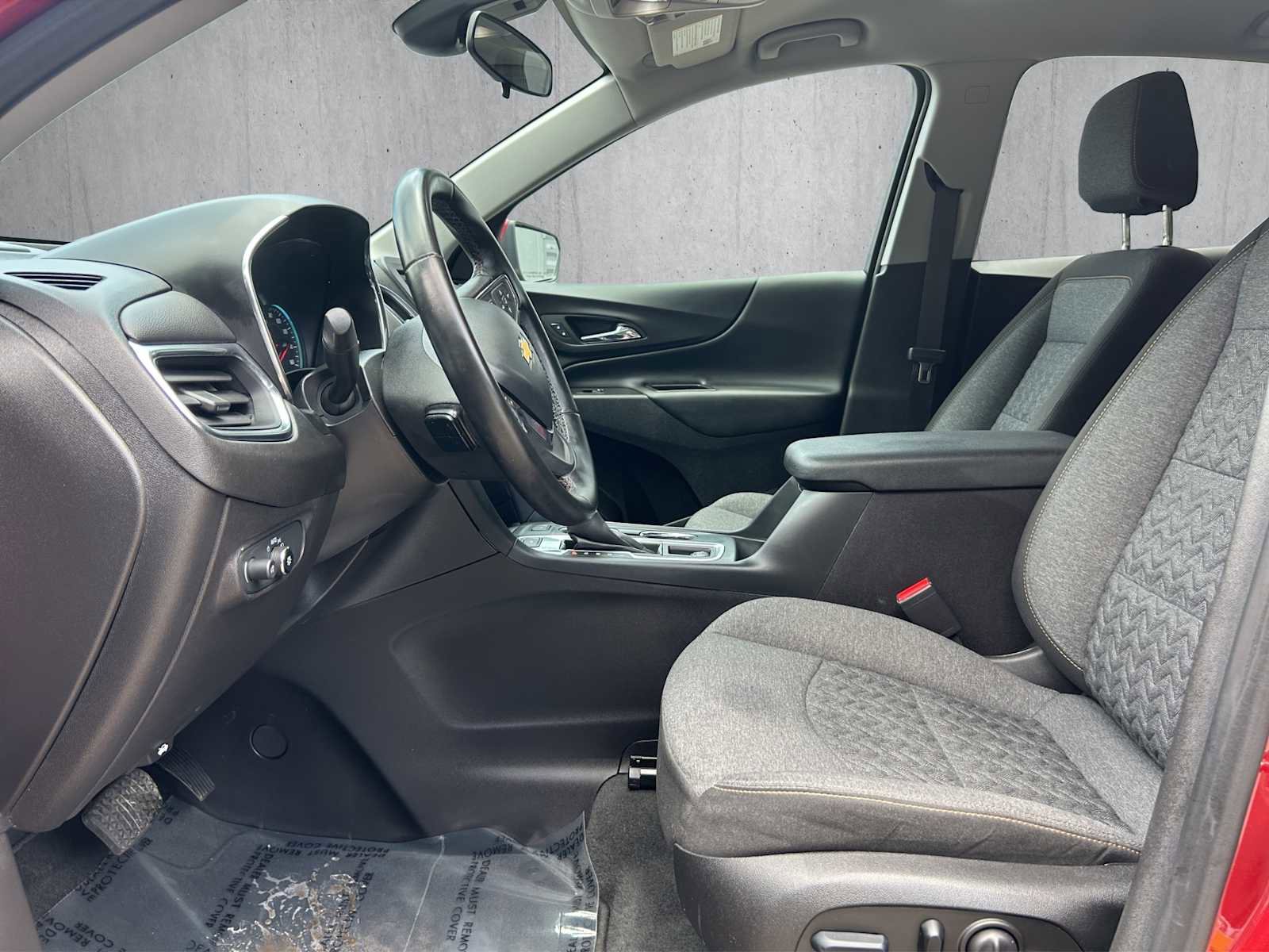 Used 2024 Chevrolet Equinox LT image 9