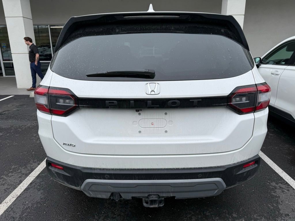 Used 2025 Honda Pilot EX-L image 5