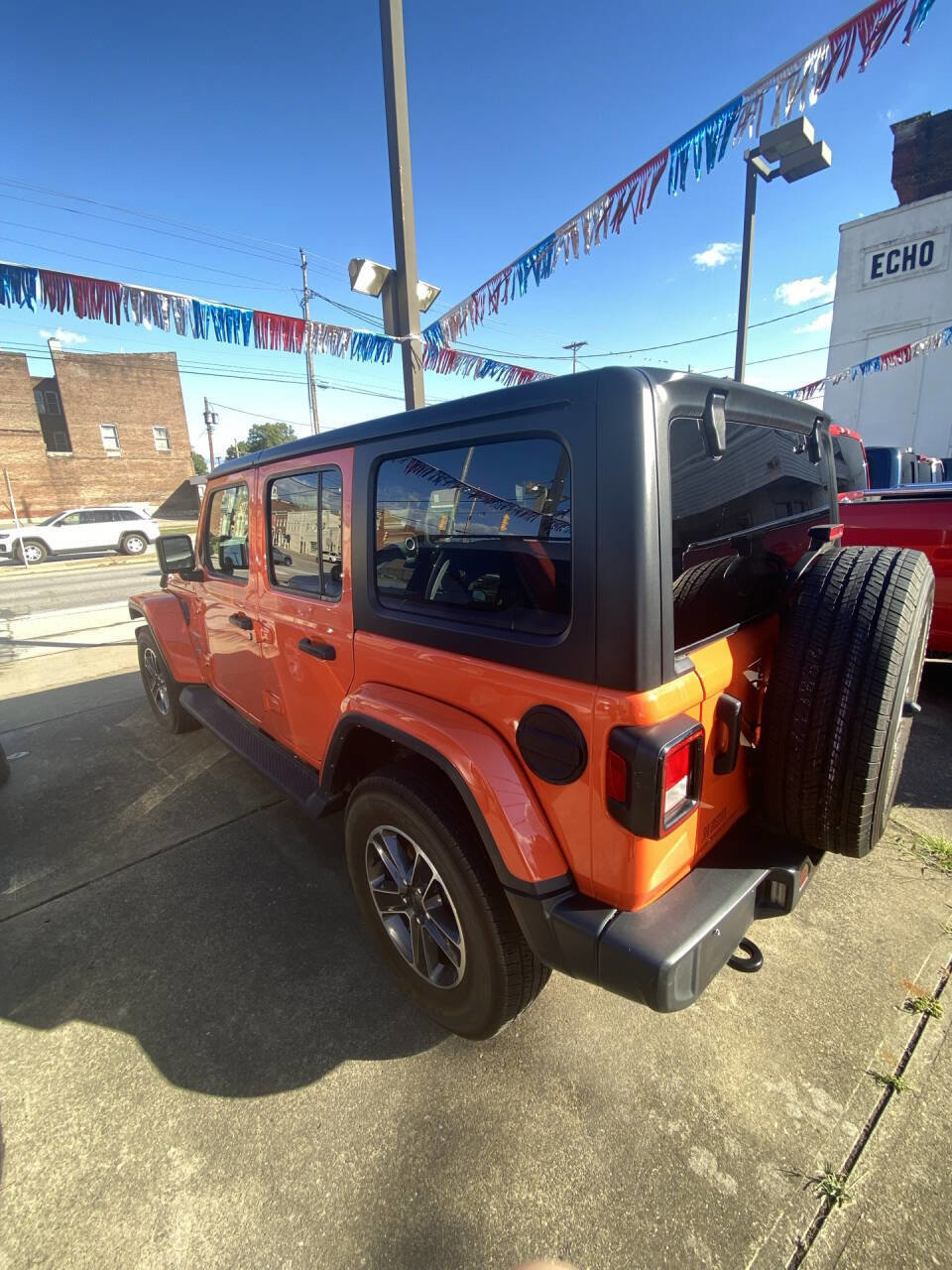 Used 2023 Jeep Wrangler Unlimited Sahara image 4
