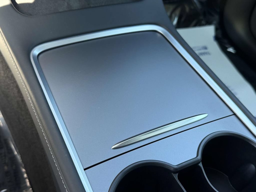 Used 2022 Tesla Model Y Performance AWD/4WD image 21