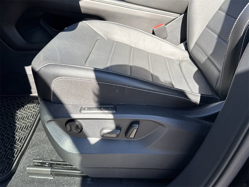 Used 2024 Volkswagen Atlas Cross Sport SEL R-Line image 13