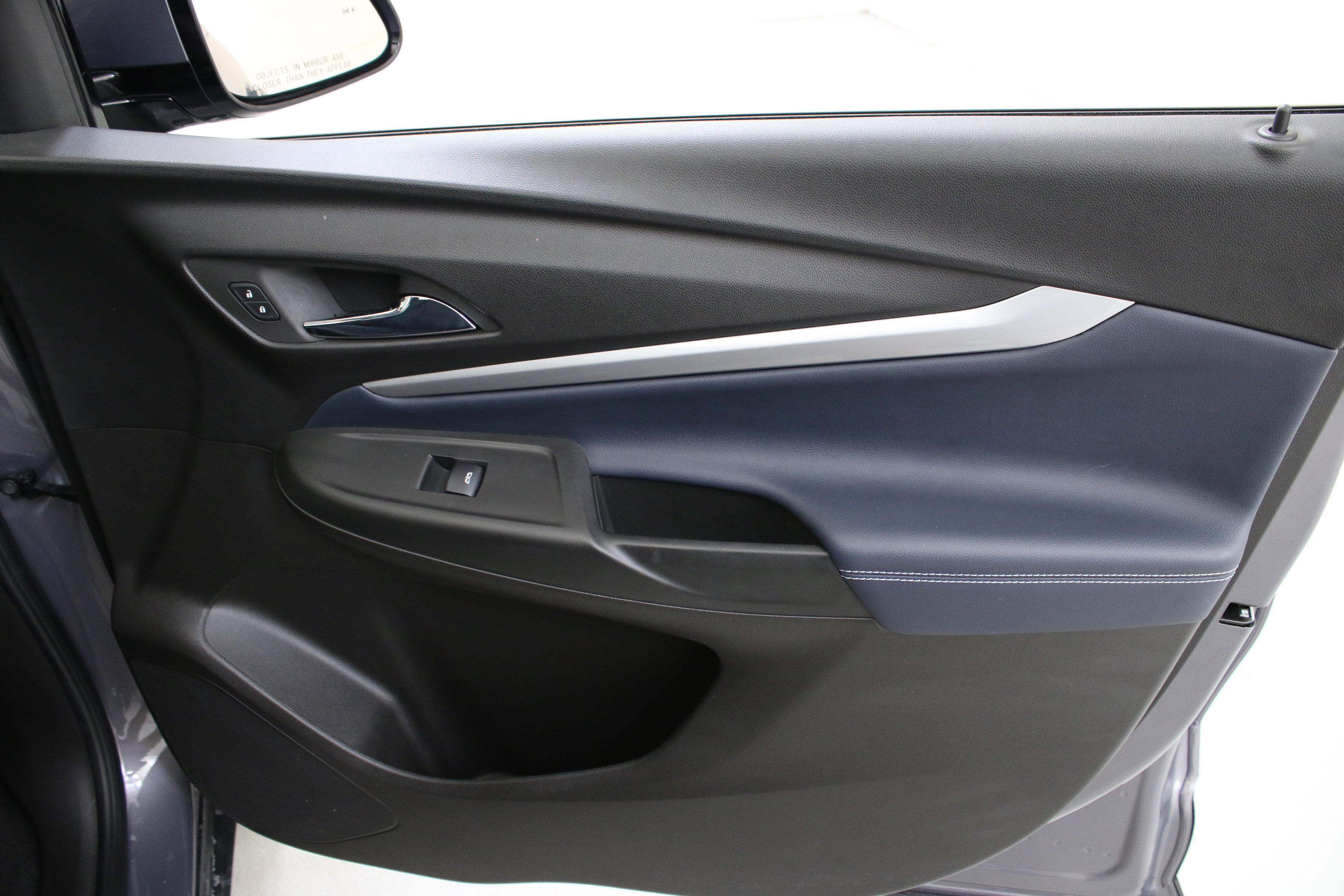 Used 2023 Chevrolet Bolt EUV LT w/ Convenience Package image 35