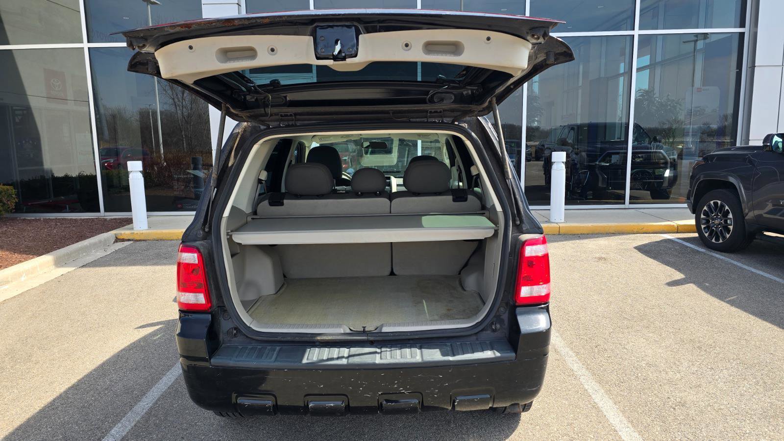 Used 2009 Ford Escape XLS FWD image 16