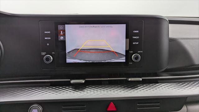 Used 2024 Kia Carnival LX image 28