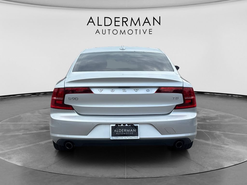 Used 2018 Volvo S90 T5 Momentum w/ Convenience Package FWD image 4