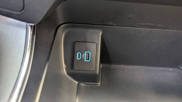 Used 2022 Ford F150 Lightning Pro image 33