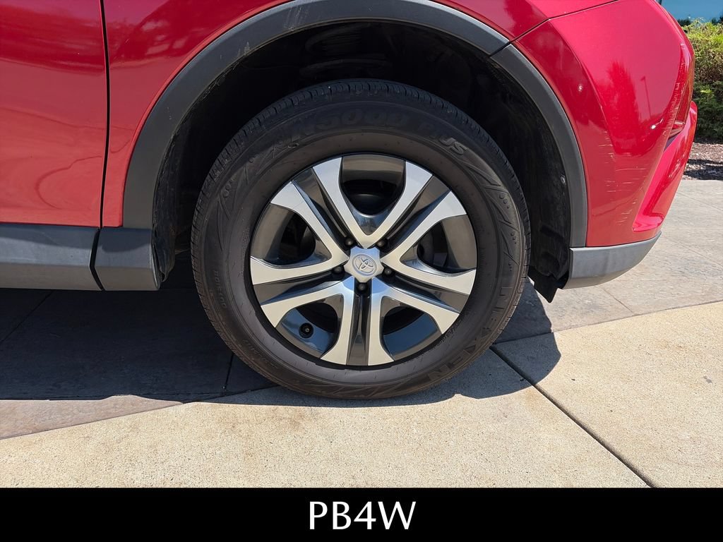 Used 2016 Toyota RAV4 LE FWD image 16