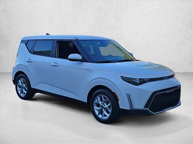 Used 2024 Kia Soul LX w/ Option Group 015 FWD video 3
