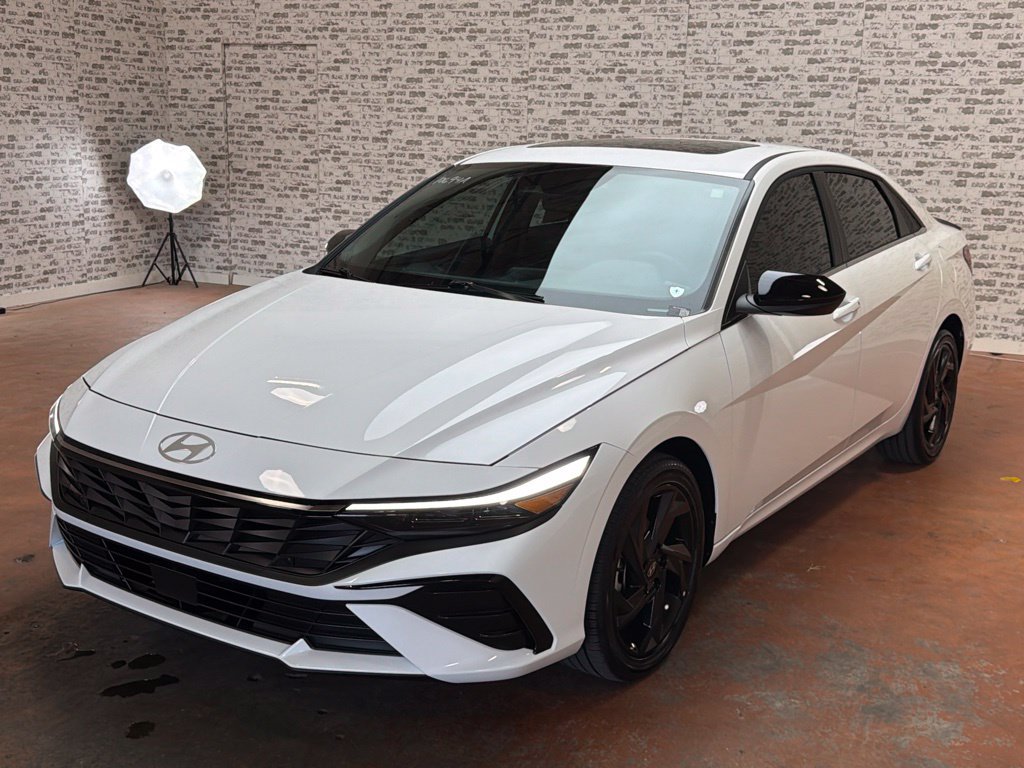 Certified 2026 Hyundai Elantra SEL Sport Premium FWD image 3