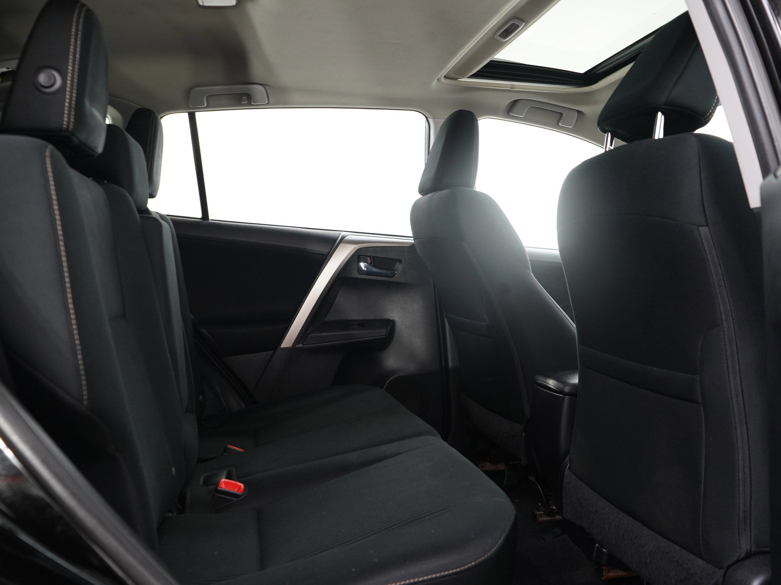 Used 2015 Toyota RAV4 XLE AWD/4WD image 12