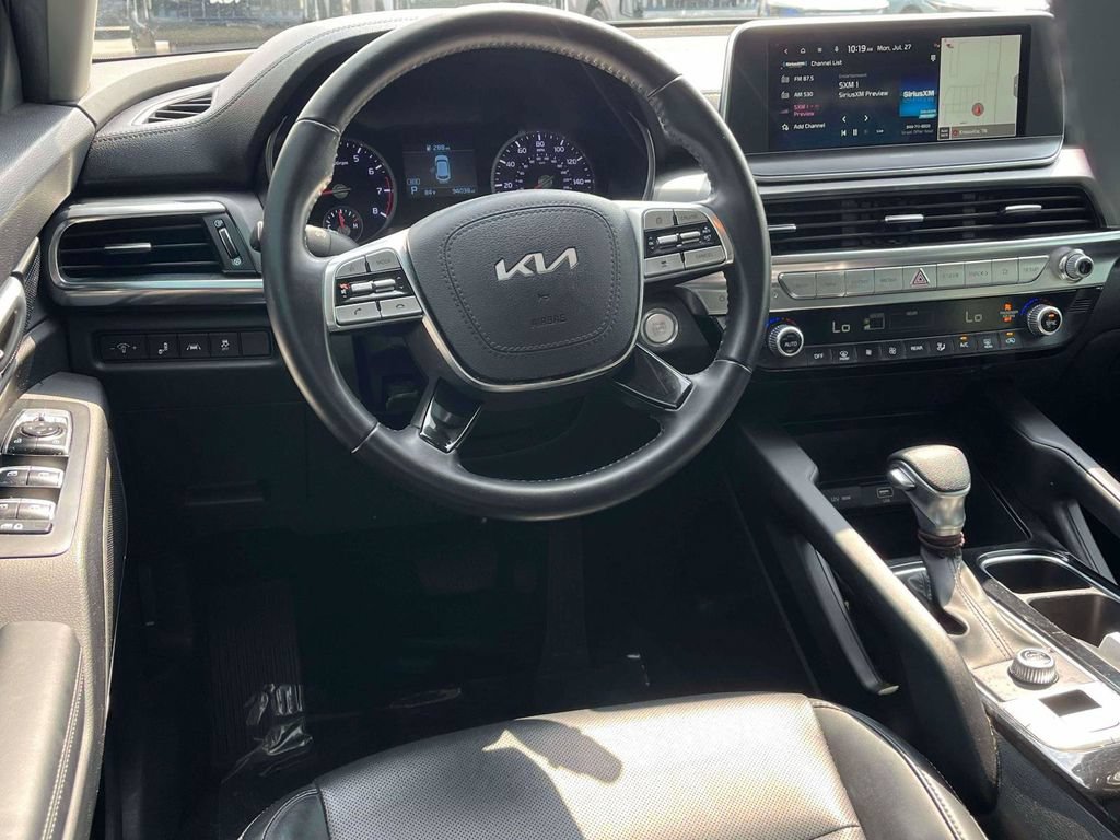 Used 2022 Kia Telluride LX FWD image 2