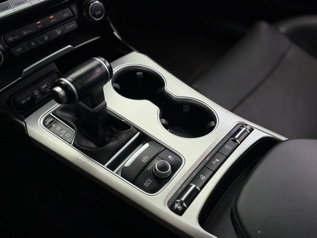 Used 2020 Kia Stinger GT1 AWD/4WD image 14