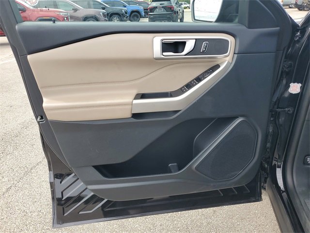 Used 2023 Ford Explorer XLT w/ Equipment Group 202A image 16