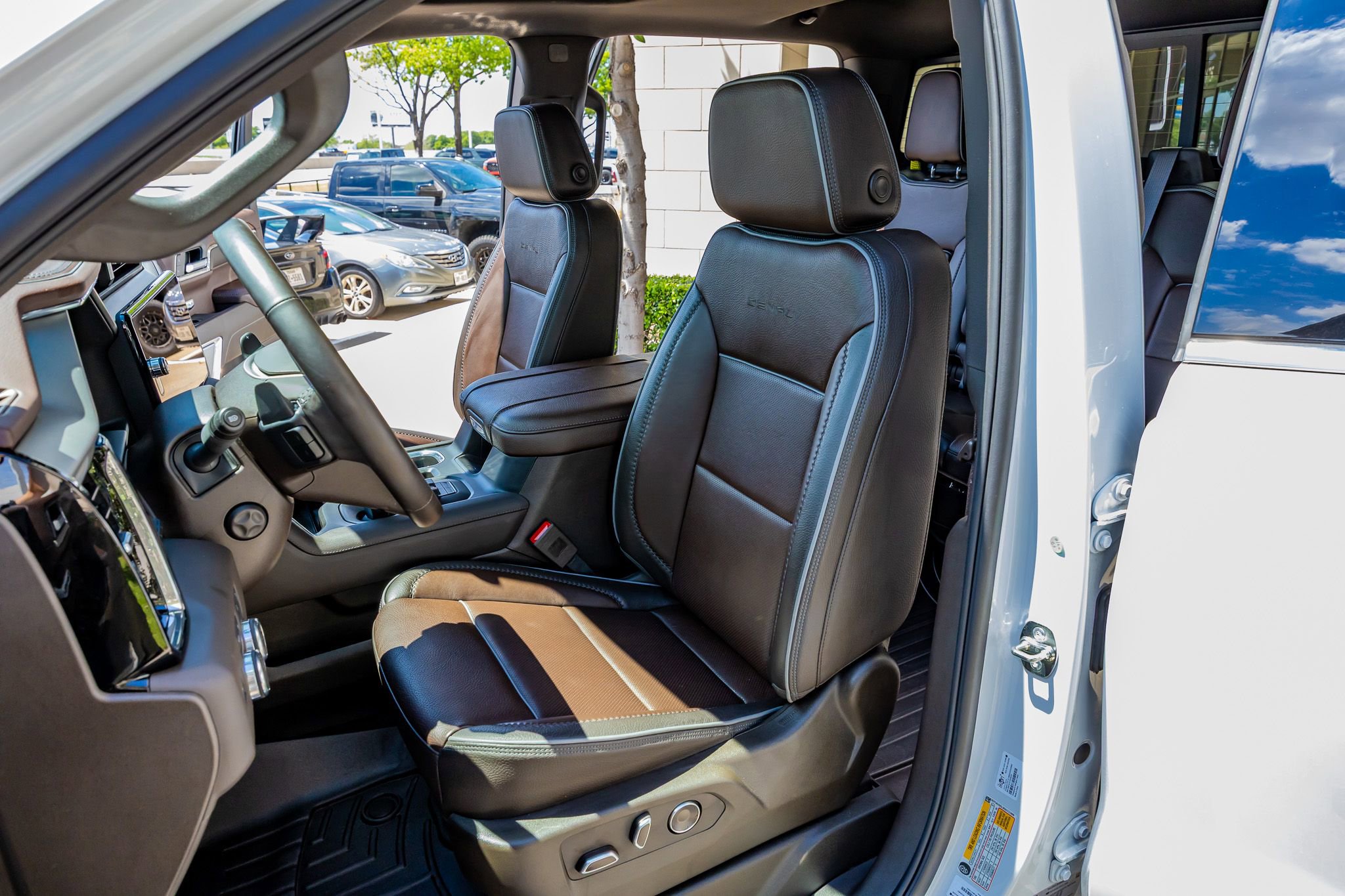 Used 2025 GMC Sierra 1500 Denali w/ Denali Reserve Package image 30