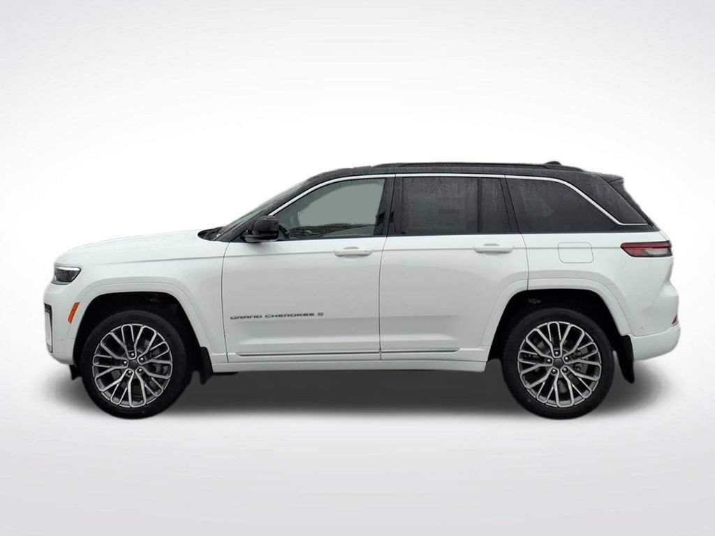 New 2026 Jeep Grand Cherokee Summit w/ MOPAR Finishing Package AWD/4WD image 1