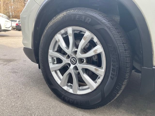 Used 2017 Nissan Rogue SV w/ SV Premium Package image 21