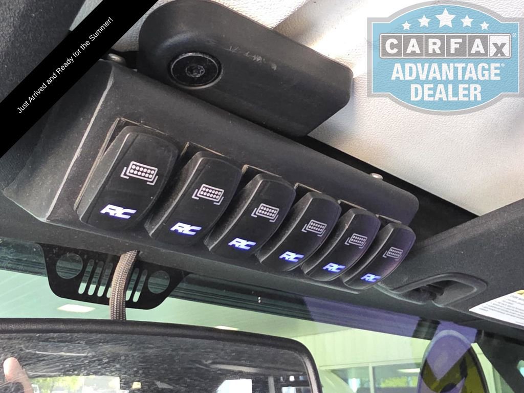 Used 2015 Jeep Wrangler Unlimited Rubicon AWD/4WD image 24