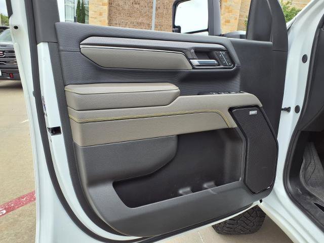 Used 2024 Chevrolet Silverado 2500 ZR2 w/ Technology Package image 21