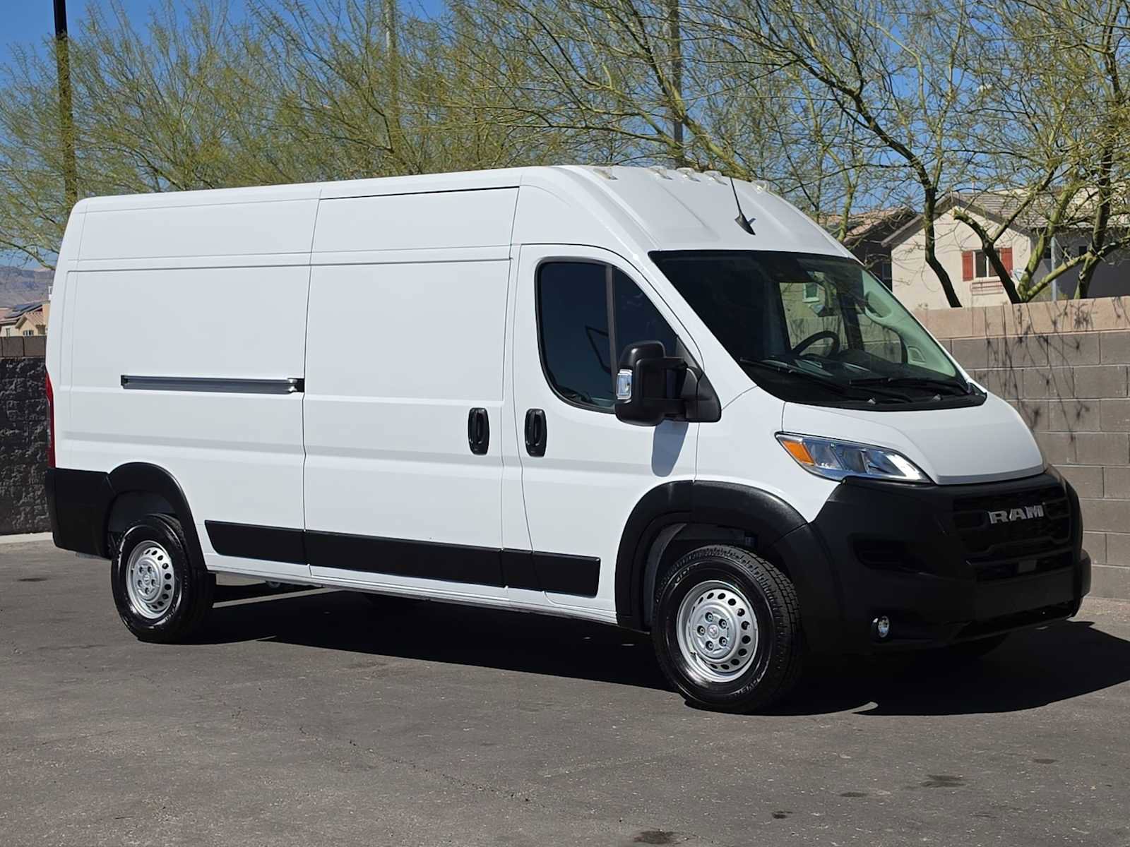 Used 2025 RAM ProMaster 2500 w/ Convenience Group image 3