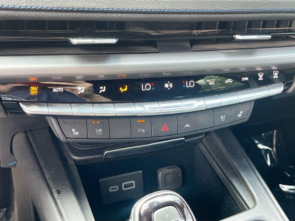 Used 2025 Cadillac XT4 Sport AWD/4WD image 16