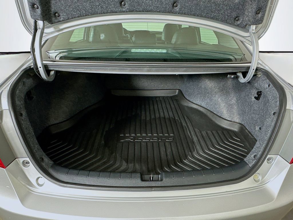 Used 2015 Honda Accord Touring image 31