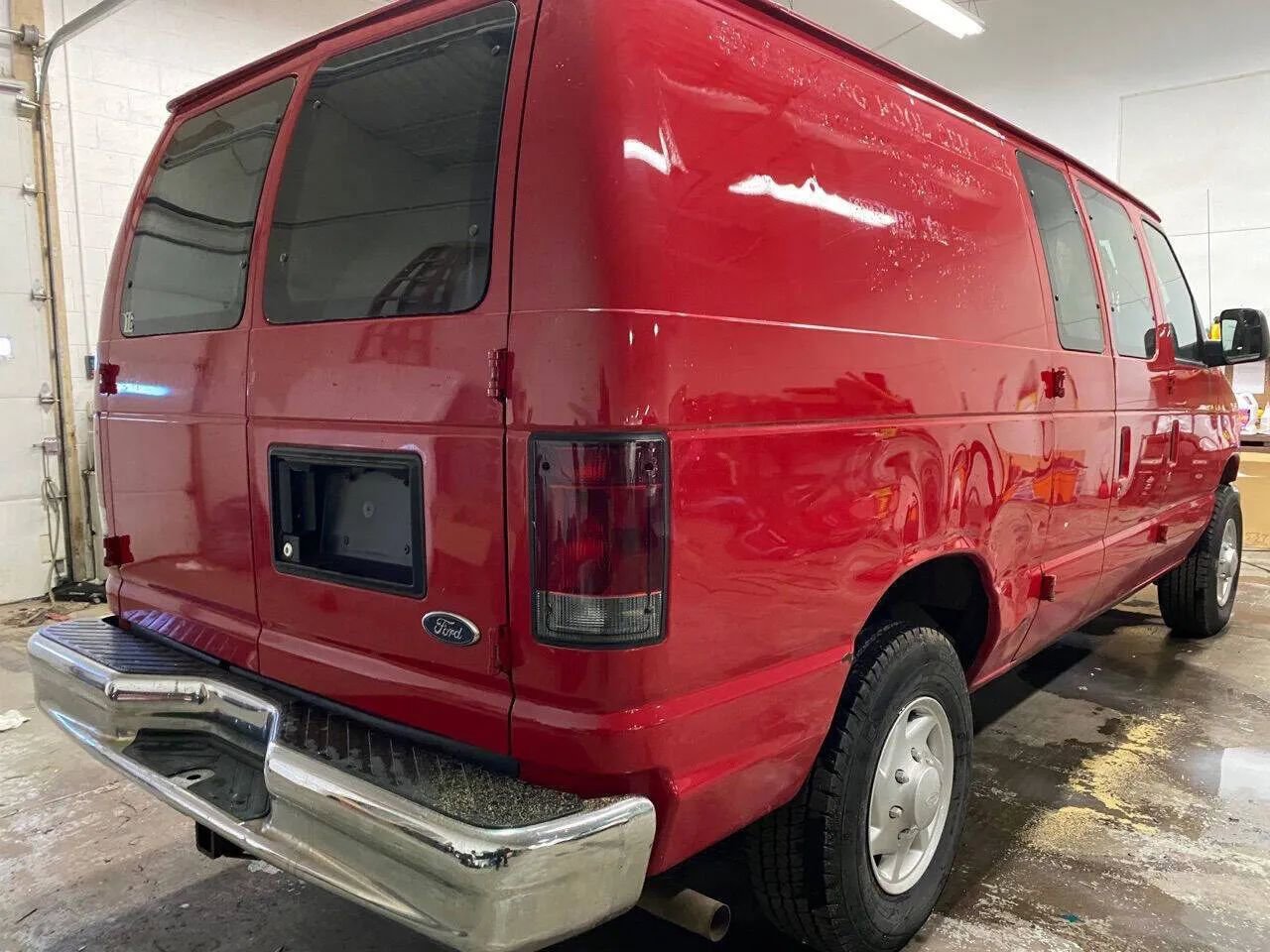 Used 2013 Ford E-250 and Econoline 250 Van 3D w/ Commercial Cargo Van Pkg image 5