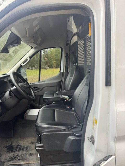 Used 2022 Ford Transit 250 148 High Roof AWD image 9